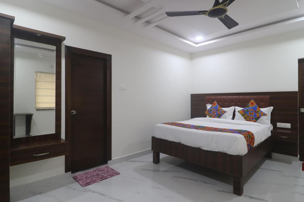 Unique Homestays Kondapur  ภายนอก รูปภาพ