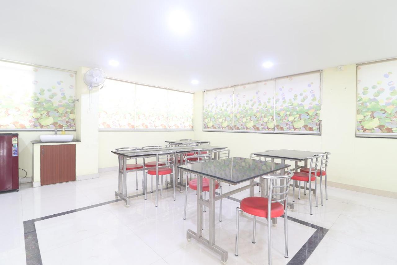 Unique Homestays Kondapur  ภายนอก รูปภาพ