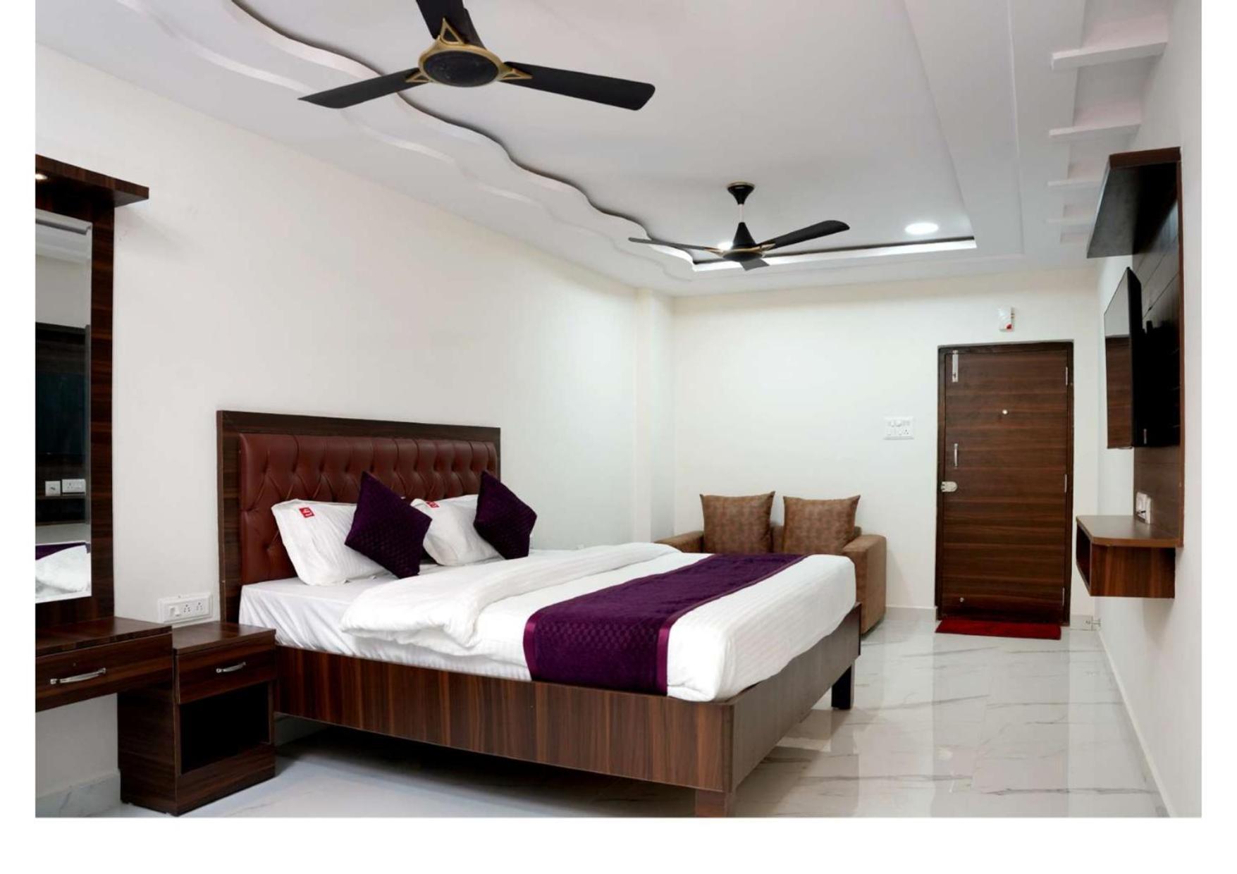 Unique Homestays Kondapur  ภายนอก รูปภาพ